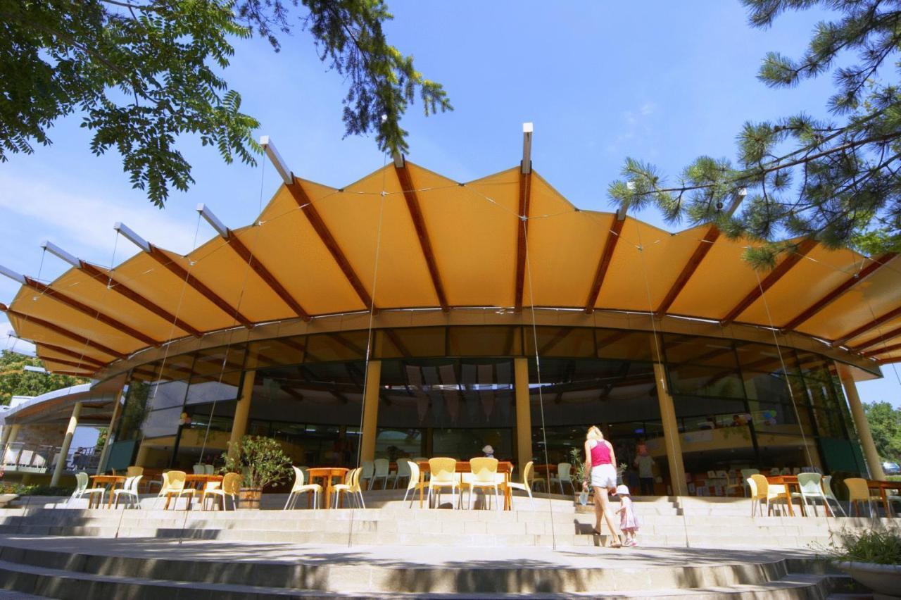 Hotel Magnolia Albena Exterior photo